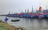 Lực lượng Công an bám biển giúp ngư dân chống cơn bão số 5