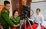 Tận tình phục vụ nhân dân đến làm căn cước công dân 