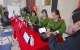 Tận tình phục vụ nhân dân đến làm căn cước công dân 