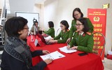 Tận tình phục vụ nhân dân đến làm căn cước công dân 
