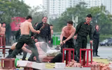 Màn khí công đặc biệt giữa thời tiết lạnh giá
