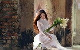 Tháng tư về, hoa loa kèn tinh khôi xuống phố