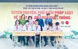 Học sinh Hà Nội hào hứng tìm hiểu về an toàn giao thông