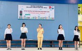 Học sinh Hà Nội hào hứng tìm hiểu về an toàn giao thông