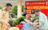 Mang yêu thương đến với bệnh nhân nghèo