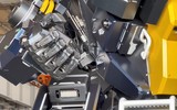 Cận cảnh người máy biến hình khổng lồ trị giá 3 triệu USD vừa được chế tạo 