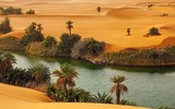 Hồ nước đẹp như trong truyện cổ tích, ẩn mình giữa lòng sa mạc Sahara
