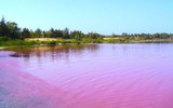 Khám phá những hồ nước trên thế giới mang sắc màu kỳ thú