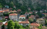 Thị trấn ma với hàng trăm lâu đài cổ tích nổi tiếng 