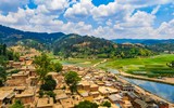 Ngôi làng độc đáo, có hàng trăm ngôi nhà đan xen, thông nhau