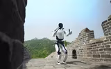 Trung Quốc chế tạo ''người máy'' thực hiện thao tác phức tạp trên Vạn Lý Trường Thành 