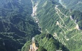 Cung đường nguy hiểm bậc nhất thế giới, “rối như tơ vò”