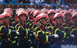 Toàn cảnh lễ diễu binh, diễu hành kỷ niệm 50 năm Giải phóng miền nam, thống nhất đất nước