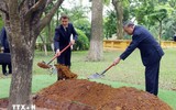 Tổng Bí thư Tô Lâm và Tổng thống Pháp thăm Khu di tích Chủ tịch Hồ Chí Minh 