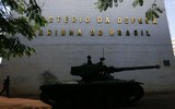 [ẢNH] Ẩn ý đằng sau cuộc diễu binh bất thường bên ngoài Dinh Tổng thống Brazil