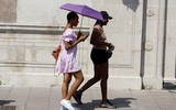 Người dân ‘quay cuồng’ với nhiệt độ cao chưa từng có trong lịch sử nước Anh