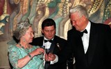 Hình ảnh hiếm về những chuyến công du nước ngoài của Nữ hoàng Anh Elizabeth II