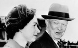 Hình ảnh hiếm về những chuyến công du nước ngoài của Nữ hoàng Anh Elizabeth II