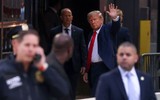 Cựu Tổng thống Mỹ Donald Trump đến New York để trình diện tại tòa án