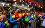 Tưng bừng Lễ hội té nước Songkran tại Thủ đô Bangkok của Thái Lan