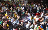 Tưng bừng Lễ hội té nước Songkran tại Thủ đô Bangkok của Thái Lan