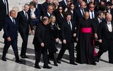 Hình ảnh các nhà lãnh đạo thế giới tham dự lễ tang Giáo hoàng Francis