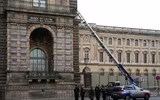 Trộm táo tợn tại Bảo tàng Louvre (Pháp): Nhiều đồ trang sức vô giá bị đánh cắp
