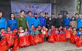 Công an Thủ đô với hành trình “Xuân biên cương - Nâng bước em đến trường”