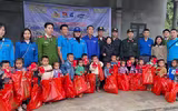 Công an Thủ đô với hành trình “Xuân biên cương - Nâng bước em đến trường”