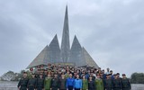 Công an Thủ đô với hành trình “Xuân biên cương - Nâng bước em đến trường”