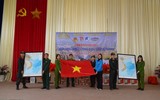 Công an Thủ đô với hành trình “Xuân biên cương - Nâng bước em đến trường”