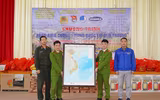 Công an Thủ đô với hành trình “Xuân biên cương - Nâng bước em đến trường”