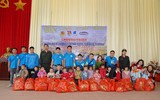 Công an Thủ đô với hành trình “Xuân biên cương - Nâng bước em đến trường”