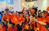 Ga Hà Nội: Trong mưa và trong sương vẫn rộn ràng không khí chờ xem tổng duyệt A80