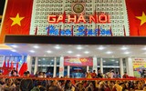 Ga Hà Nội: Trong mưa và trong sương vẫn rộn ràng không khí chờ xem tổng duyệt A80