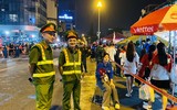 Một “đêm trắng” tại ga Hà Nội: Người người nô nức chờ đón Tết Độc lập
