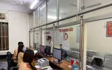 Niềm vui của những công dân đầu tiên ở Hà Nội nhận biển số xe đăng ký tại Công an cấp xã