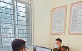 Niềm vui của những công dân đầu tiên ở Hà Nội nhận biển số xe đăng ký tại Công an cấp xã