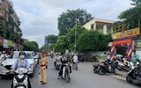 Công an Hà Nội cùng học sinh trên mọi nẻo đường đến trường ngày khai giảng