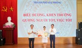 Bộ trưởng Y tế gửi thư khen nữ điều dưỡng cấp cứu kịp thời cháu bé ngừng thở trên taxi