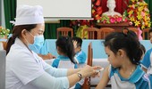 Hà Nội bắt đầu tiêm miễn phí vaccine phòng uốn ván- bạch hầu cho trẻ 7 tuổi
