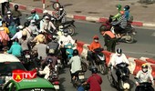 Nút giao thông Ngã Tư Sở vẫn ùn tắc sau khi tổ chức, phân luồng lại