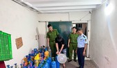 Hà Nội: Phát hiện kho "khí cười" số lượng lớn