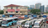 Nghịch lý: Vào bến xe không mua được vé vì… doanh nghiệp chưa kịp chuyển đổi số