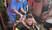 Chiến sĩ Cảnh sát phòng cháy chữa cháy của Công an quận Hoàn Kiếm, Hà Nội, bất chấp hiểm nguy, dũng cảm lao vào “biển lửa” tìm kiếm, cõng người dân bị nạn ra ngoài an toàn khi cứu hộ, cứu nạn tại ngôi nhà 5 tầng trên phố Phúc Tân, quận Hoàn Kiếm