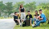 Du lịch, cắm trại, thưởng trà và 1001 cách người trẻ giải nhiệt cuộc sống ngày nắng nóng