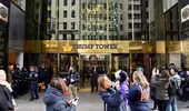 Tòa nhà Trump Tower bị đổi tên thành "Tháp rác"