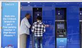 Xác thực chủ thẻ ATM bằng máy quét nhãn cầu
