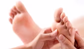 Lợi ích sức khỏe nhờ mát-xa chân trước khi ngủ