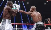 Floyd Mayweather giành chiến thắng thứ 49 liên tiếp và tuyên bố giải nghệ